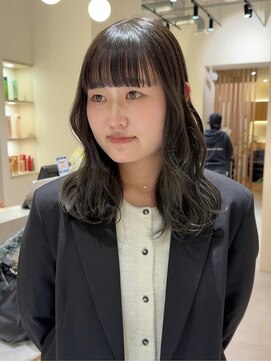 オリーブベージュ/透明感/大名美容室