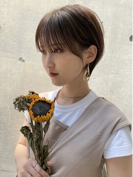 ミラ(MIRA) 前髪／顔まわりカット／顔まわりレイヤー／ショートボブ