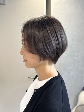 ルイ(ROUIS produced by LUCK 津田沼) 白髪ぼかしハイライト/大人ショート/若見えカット