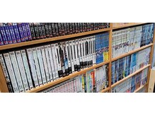 サクラヘアデザイン(sakura hair design)の雰囲気（店内1600冊ほどの漫画がございます）