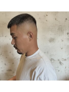 ウィスカーズ(Whiskers) フェード×ショートスタイル