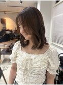 オリーブベージュ