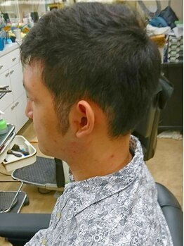 ヘアサロンセンスの写真/【元町1分】カット+スチームシェーブ¥3300！癖毛の方大歓迎！受賞多数の骨格見極めカットは持続に定評有