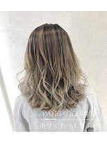 バトー(bAteAu)&nbsp;グラデーション、エクステ、インナー、ハイライト、ブリーチ