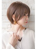 大人可愛い20代30代40代黒髪前下がりショートボブ丸みショート