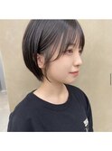 耳にかけて可愛いショート
