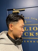 ミリオンバックス 上野(Million Bucks) 毛流れアップバングスタイル