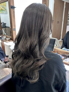 ハーツ(Heart's) ダークグレージュカラー