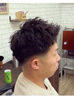 バディーズ(BUDDYS) スキンフェードカット、ツイストパーマ