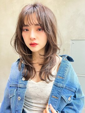 エイミー(Aimee) Aimee 町田　無造作レイヤー×フォギーベージュ