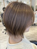 フラバー(flover)&nbsp;ブリーチなし明るめアッシュベージュ×切りっぱなしボブ　miyabi