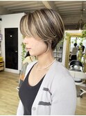 NUDE白髪ぼかしハイライト前髪なしショート大人ショートボブ