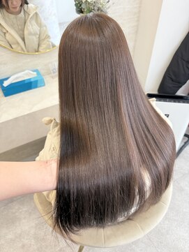 ラビス クローバー(Lovis clover) ホワイトブロンド/外ハネボブ/ワイドバング/ブルーブラック