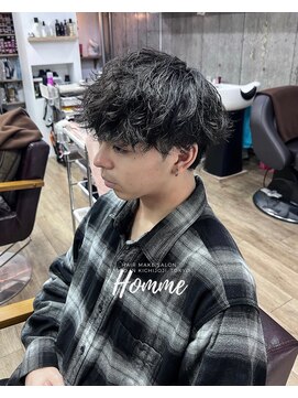 オムファミーユラグ(homme, famille raugh) シャドウパーマ