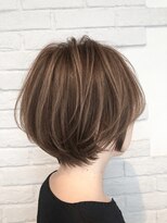 ビッケ(Vicke)&nbsp;ハイライトショートボブ