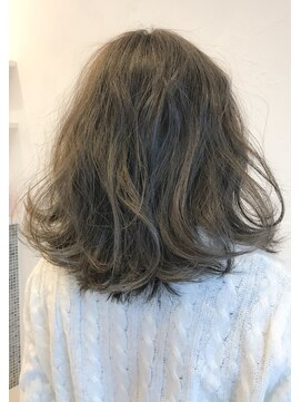 ウィロー(WILLOW) 【WILLOW】ロングから鎖骨ミディアムへカット(井下貴史)