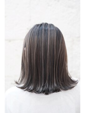 ティンク 横須賀中央(Tink) コントラストハイライト×シルバーグレージュ◎