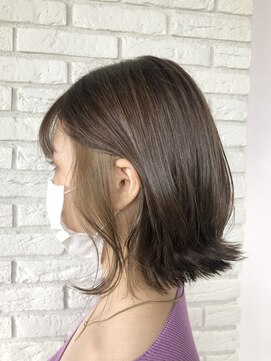 リーオオサカ(Lee Osaka) 外ハネボブ×インナーカラー/kana