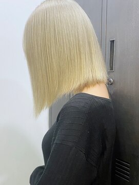 カムジーヘッドカミノウラ(COMEGHEAD KAMINOURA) ダブルカラーミルクティーベージュカラーケアブリーチ韓国ボブ