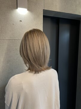 デスト 大宮(DEST) ホワイトグレージュ ケアブリーチ ウルフ レイヤー