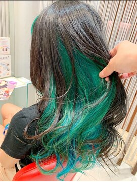 アース 検見川浜店(HAIR&MAKE EARTH) インナーカラービビットグリーン
