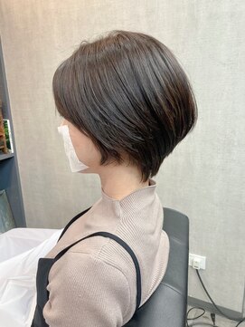 オト(oto) 女性Fらしさ溢れる大人ショートボブ/艶髪/透明感