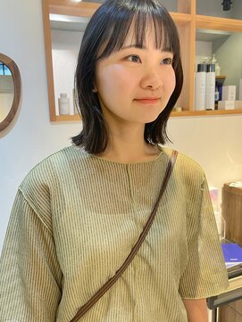 レス 伏見(LESS) 顔周りレイヤースタイル