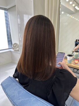 エミン(emyn) 髪が変わる【美髪革命】艶髪/髪質改善/縮毛矯正/代々木