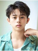 スパイキーショートビジネスヘアフェザーショート