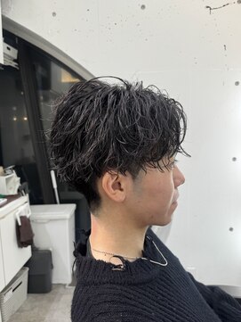 エース(ACES) 刈り上げセンターパートルーズツイスパツーブロック