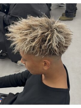 オメガ 渋谷(OMG) 金メッシュ×ツイストパーマ
