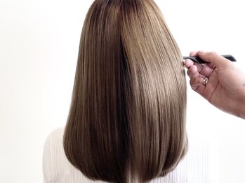 ミドヘアー (mid hair)の写真/【髪質改善ケラチントリートメント¥9980】ダメージでまとまりにくい髪もナチュラルに収まる髪へ―。