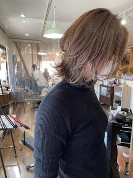 ニコラ(NICOLA) ベージュ×ハイライト