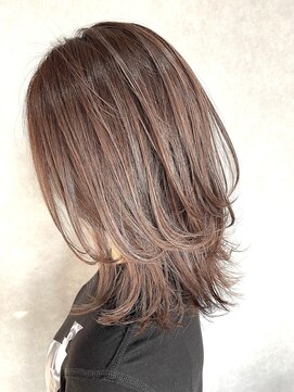 ムード カナザワ(mood kanazawa) ピンクベージュに動きのあるレイヤースタイル♪