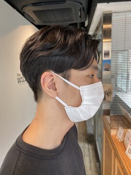 ザウィロー 神保町店(The WILLOW) センターパート【メンズサロン The WILLOW 神保町店】