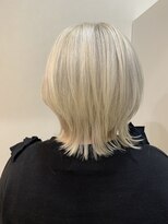 メル ヨコハマ(MeL)&nbsp;ウルフショート／レイヤー／ホワイトカラー／ケアブリーチ