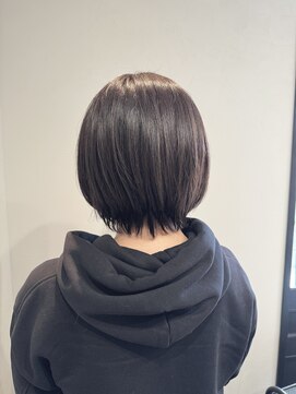 ラヴィン(LOVIN’) ブラウン/ショートボブ/グレイカラー