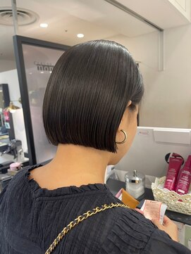 エイチツーオーアヴェダ 渋谷ヒカリエＳｈｉｎＱｓ店 クロードモネＨ２Ｏアヴェダ 切りっぱなしボブ