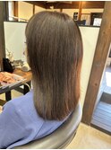 アッシュベージュベース逆三角補正似合わせカット