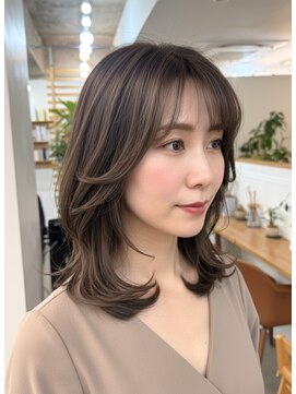 大人ミディアムレイヤー/レイヤーカット/前髪あり/30代40代50代