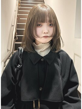 クイン(qin) スモーキーベージュ