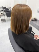オリーブベージュ