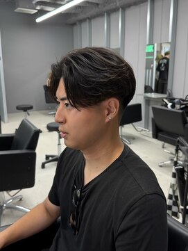 リッチブランドアンドコー 守口店(Rich Brand&Co) フェザーパーマ/センターパート/メンズパーマ/海外ヘア