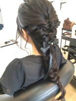 ヘアーエッセンスルーム リル(Hair Essence Room Lill)&nbsp;編みおろしヘアアレンジ