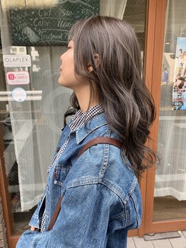 ハグ 横浜(HUG) シアーベージュ ミルクティー極細ハイライト