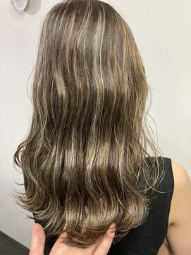 カムジーヘッドカミノウラ(COMEGHEAD KAMINOURA) コントラストなハイライト