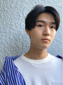 ループス(Roops) 黒髪ナチュラルセンターパート