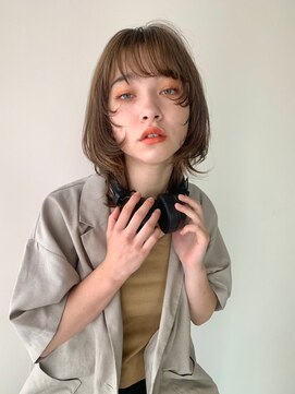 シスタ(SISTA) くびれレイヤーウルフミディアム