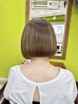 シースティア(siistia) 《ミニボブ》