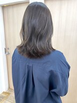 エレノア 渋谷公園通り店(Eleanor)&nbsp;透明感グレージュカラー　ミディアムレイヤースタイル